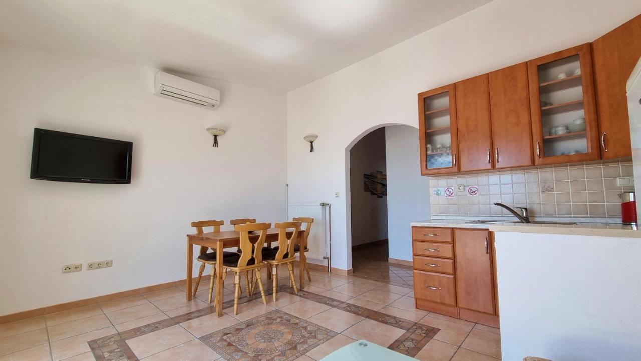 Apartments Stare Duce 6 Оміш Екстер'єр фото