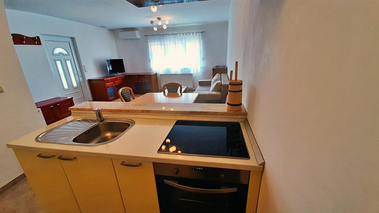 Apartments Stare Duce 6 Оміш Екстер'єр фото