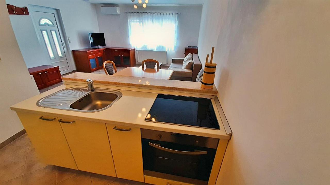 Apartments Stare Duce 6 Оміш Екстер'єр фото