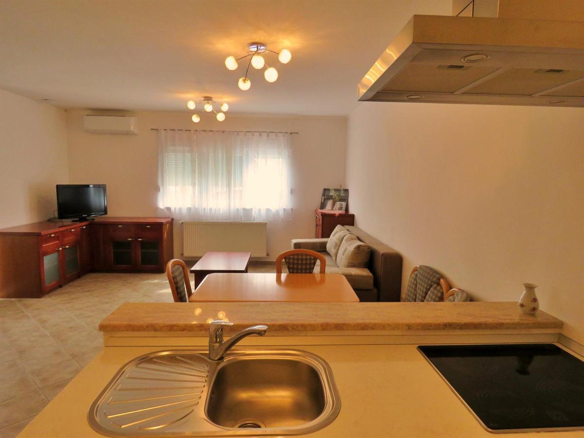 Apartments Stare Duce 6 Оміш Екстер'єр фото